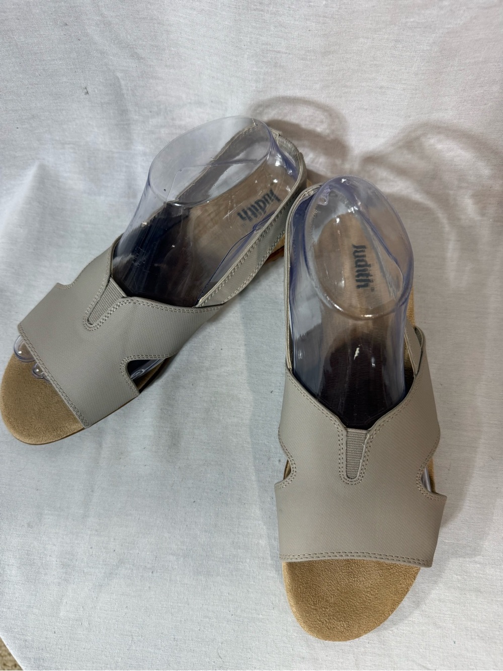 Women’s Slip-On Mules in Light Taupe by